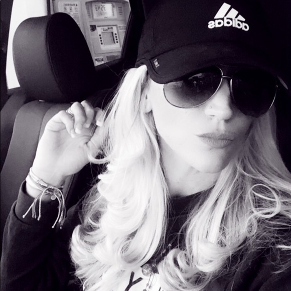 Meet your Posher, Jenny - Picture 3 of 5